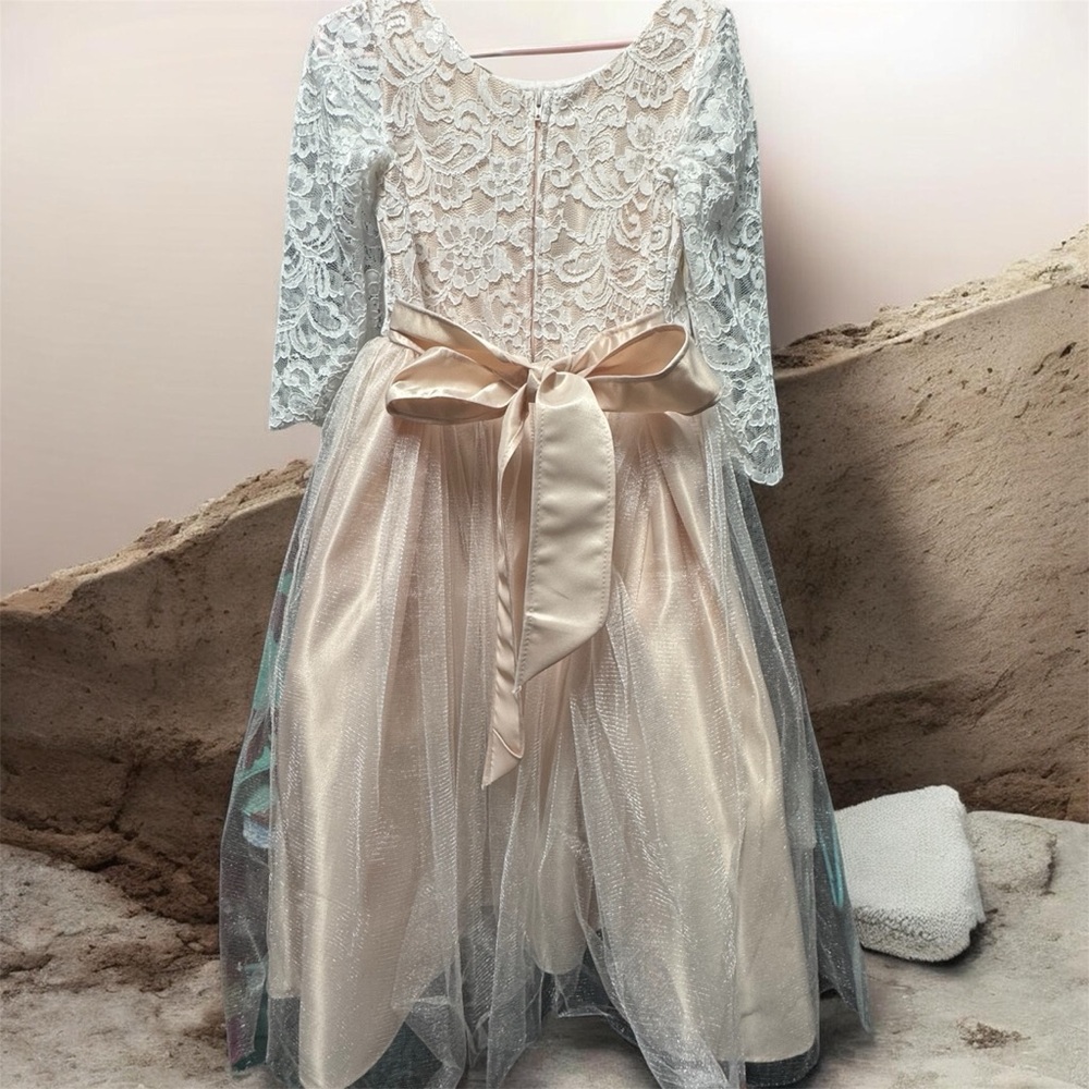 Sweet Kids Lace Overlay Dress Peach and Cream- size 8 - Picture 3 of 10